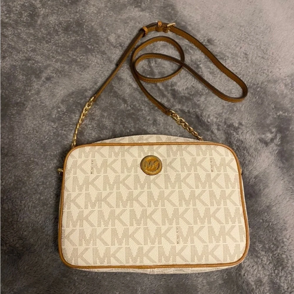 NWT Michael kors crossbody purse - Picture 12 of 12